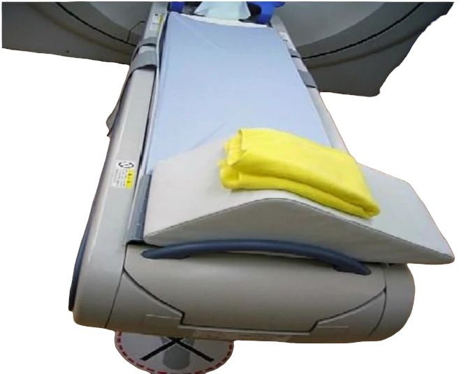 Toshiba Aquilion 16 Slice CT Scanner 2004